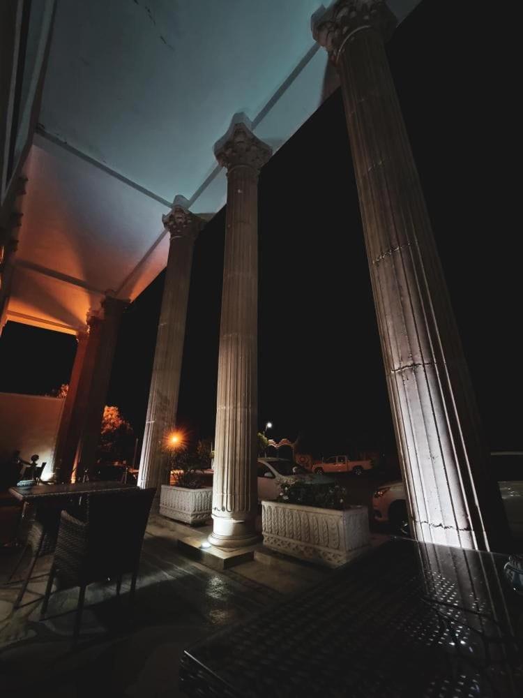 Trajan Hotel Timgad Exterior foto